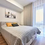 Apartment Brand New 2026 - Self Check-in - Balcony - Near Hilton *