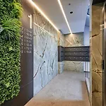 Brand New 2026 - Self Check-in - Balcony - Near Hilton Apartment *