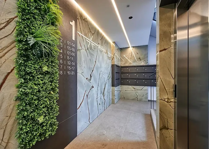 Brand New 2026 - Self Check-in - Balcony - Near Hilton Lägenhet *