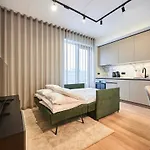 Apartmán Brand New 2026 - Self Check-in - Balcony - Near Hilton